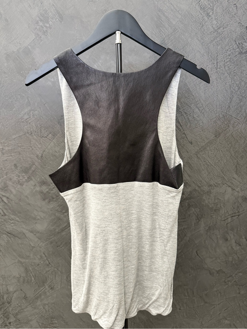 Elizabeth and James Light Gray Scoop Neck Tank with leather racer back size M